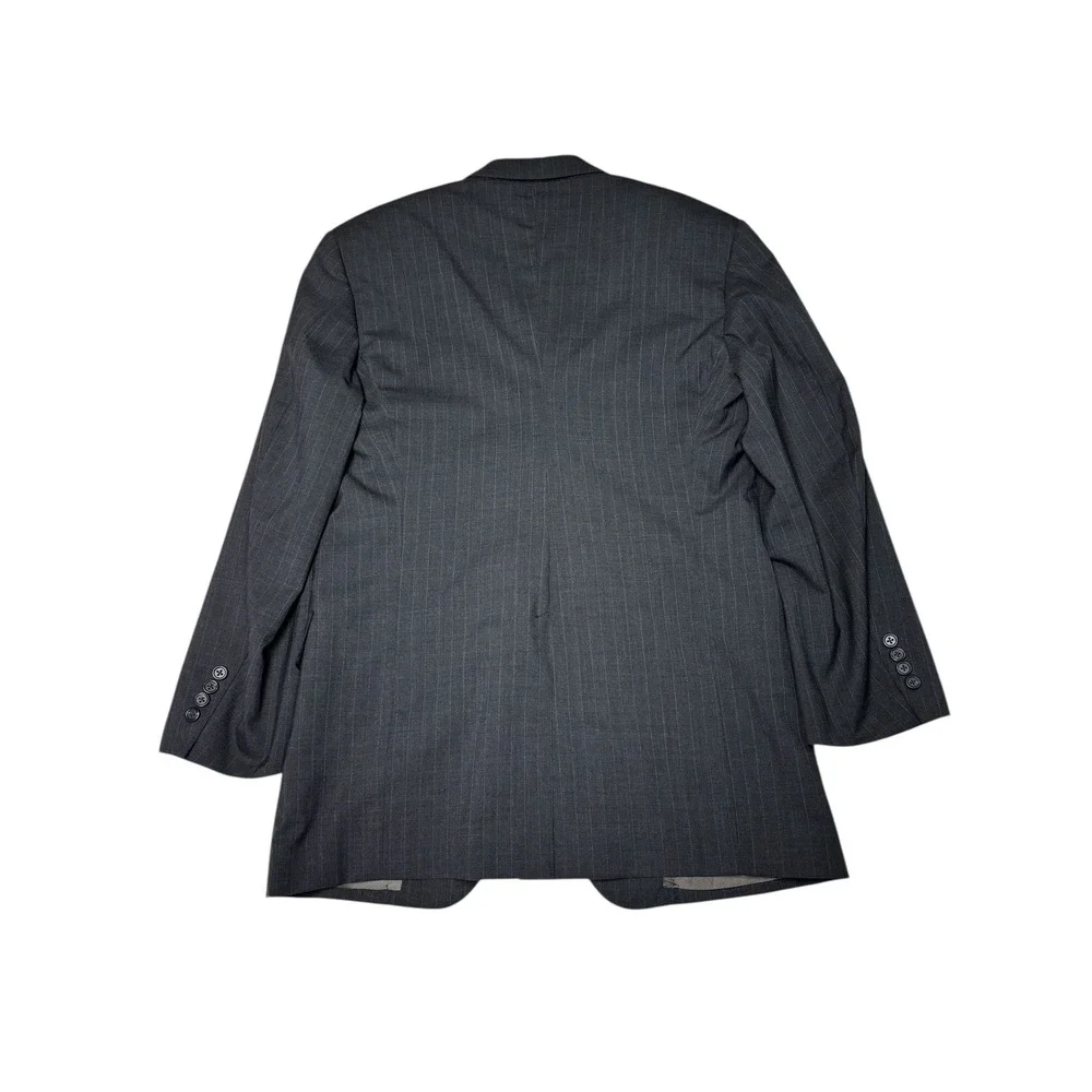 Brooks Brothers introduce touch